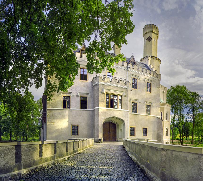 Zamek Karpniki Schloss Fischbach Lomnica  Exterior foto