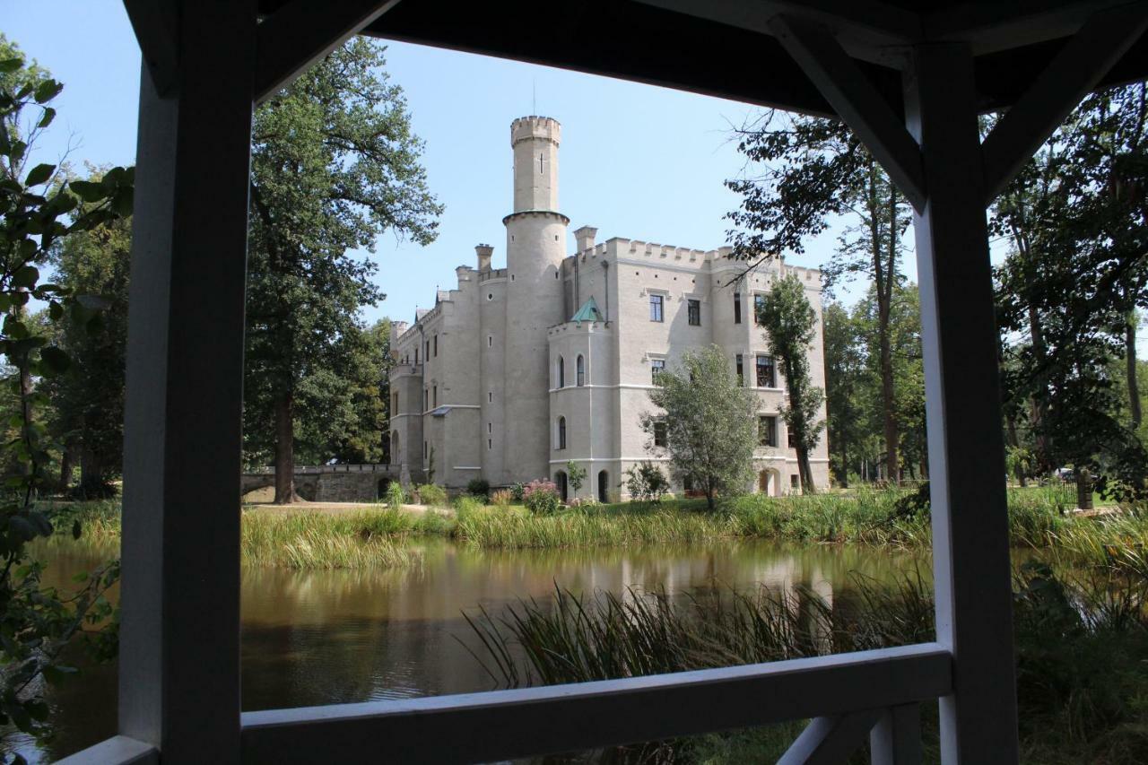 Zamek Karpniki Schloss Fischbach Lomnica  Exterior foto